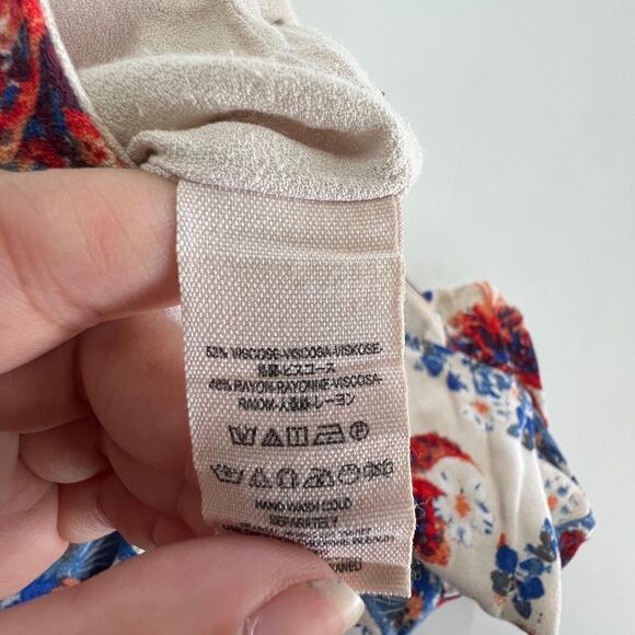 Free People Shorts Womens 4 Cream Blue Red Floral Print Lightweight Summer Boho - Picture 4 of 5